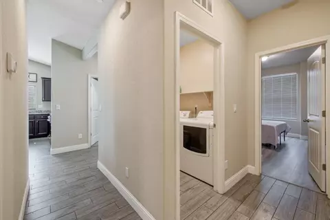 Entry Way - 757 Strada St, Lemoore, CA 93245 photo 9 of 14