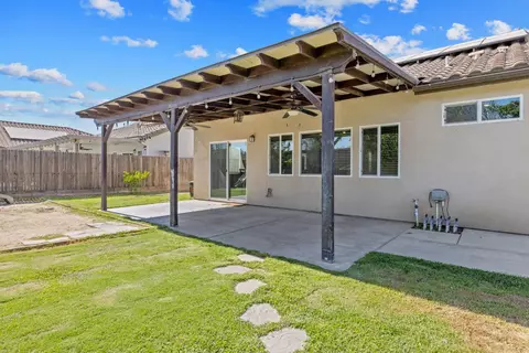 Exterior - 757 Strada St, Lemoore, CA 93245 photo 15 of 18