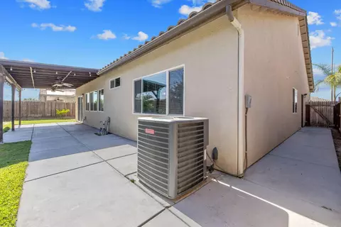 Exterior - 757 Strada St, Lemoore, CA 93245 photo 12 of 18