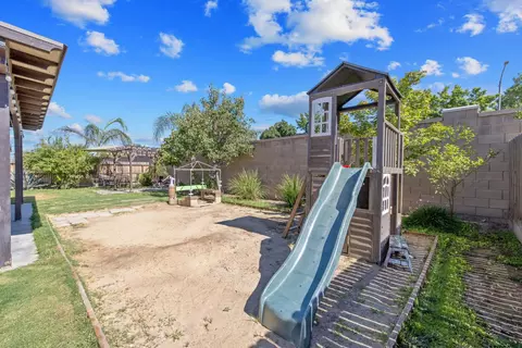 Exterior - 757 Strada St, Lemoore, CA 93245 photo 9 of 18