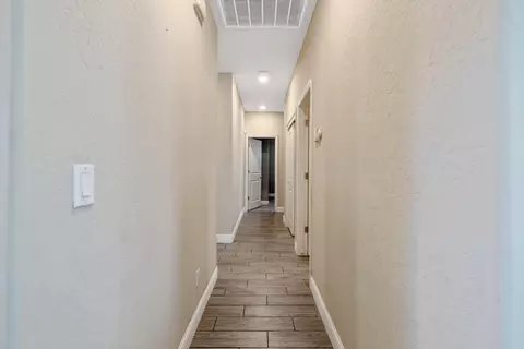 Entry Way - 757 Strada St, Lemoore, CA 93245 photo 8 of 14