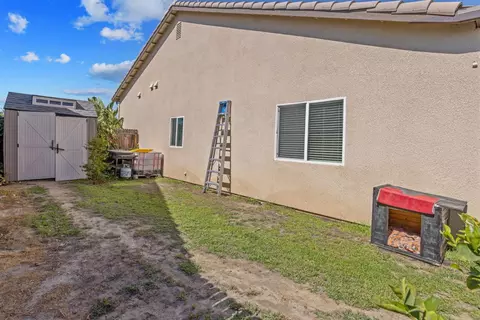 Exterior - 757 Strada St, Lemoore, CA 93245 photo 6 of 18