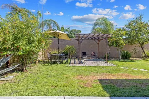 Exterior - 757 Strada St, Lemoore, CA 93245 photo 13 of 18