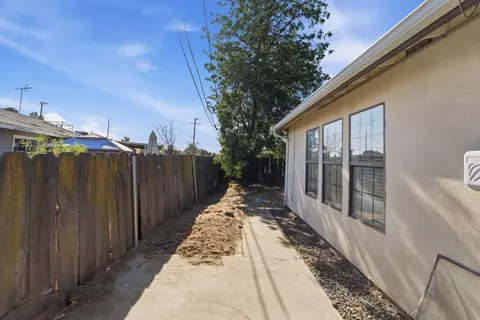 1165 E Malone St, Hanford, CA 93230 photo 25