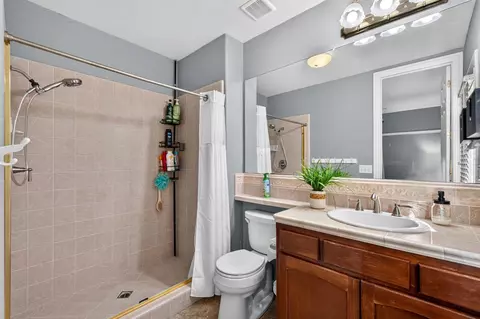 Bath - 1720 N Filbert Ave, Clovis, CA 93619 photo 1 of 6