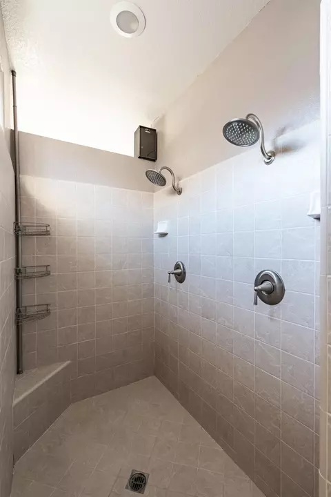 Bath - 1720 N Filbert Ave, Clovis, CA 93619 photo 4 of 6