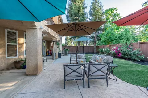 Exterior - 1720 N Filbert Ave, Clovis, CA 93619 photo 7 of 27