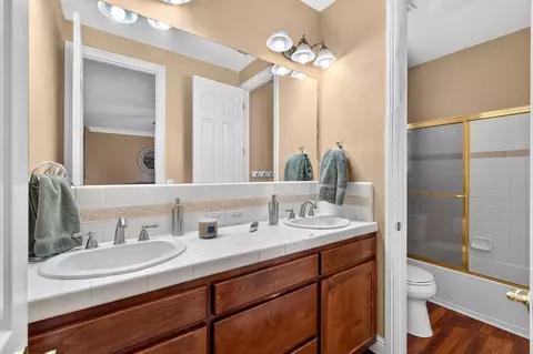 Bath - 1720 N Filbert Ave, Clovis, CA 93619 photo 6 of 6