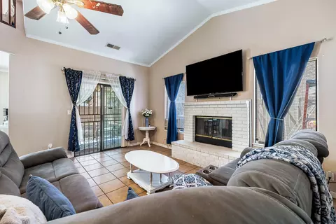 809 Alpha St, Tulare, CA 93274 photo 7