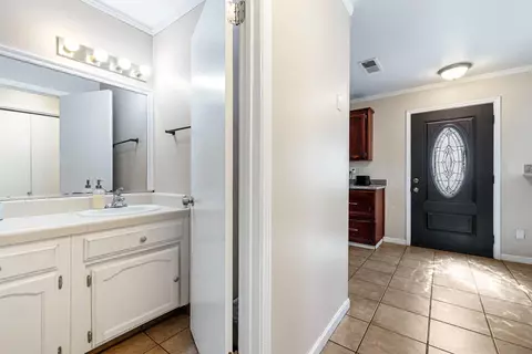 809 Alpha St, Tulare, CA 93274 photo 16
