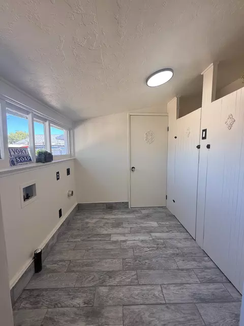 954 S 1st St, Kerman, CA 93630 photo 13