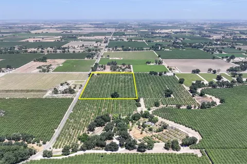 9031 21st Ave, Lemoore, CA 93245 photo 1