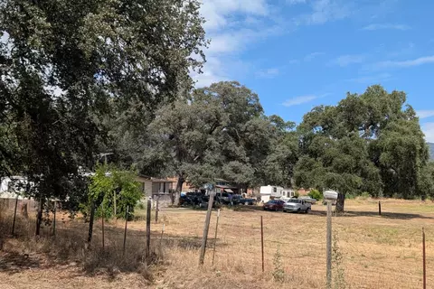 40300 Dunlap Rd, Dunlap, CA 93621 photo 2