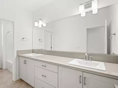 Bath - 4071 Braden Rd, Madera, CA 93636 photo 5 of 6