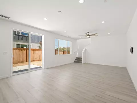 Living - 4071 Braden Rd, Madera, CA 93636 photo 1 of 4
