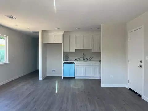 Living - 929 W 6th St #2, Merced, CA 95341 photo 1 of 2