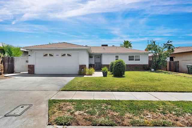 4590 N Hughes Ave, Fresno, CA 93705