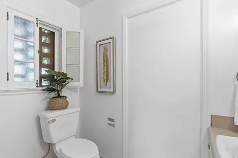 Bath - 445 E Princeton Ave, Fresno, CA 93704 photo 2 of 5