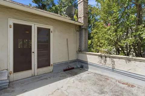 Exterior - 445 E Princeton Ave, Fresno, CA 93704 photo 4 of 13