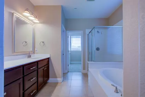 Bath - 485 Windmill Ct, Atwater, CA 95301 photo 1 of 3