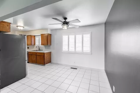 61 W Rall, Clovis, CA 93612 photo 9