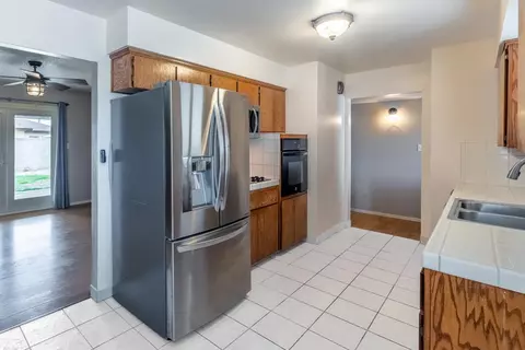 61 W Rall, Clovis, CA 93612 photo 6