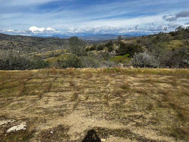 1572 Lilley Mountain Dr, Coarsegold, CA 93614