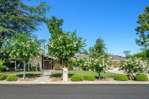 5367 N Briarwood Ave, Fresno, CA 93711