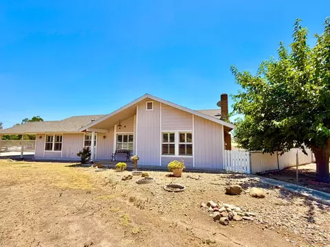 141 W Reid Ave, Porterville, CA 93257