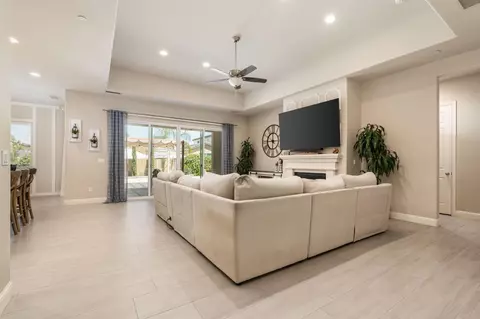Living - 3283 Soledad Ave, Clovis, CA 93619 photo 3 of 6