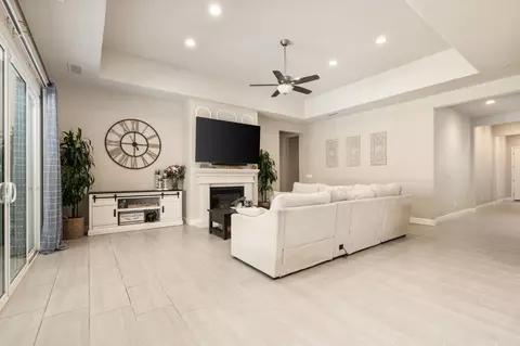 Living - 3283 Soledad Ave, Clovis, CA 93619 photo 4 of 6