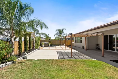 Exterior - 3283 Soledad Ave, Clovis, CA 93619 photo 5 of 12