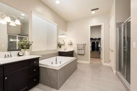 Bath - 3283 Soledad Ave, Clovis, CA 93619 photo 1 of 3