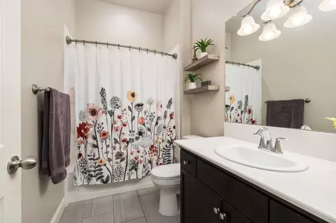 Bath - 3283 Soledad Ave, Clovis, CA 93619 photo 2 of 3