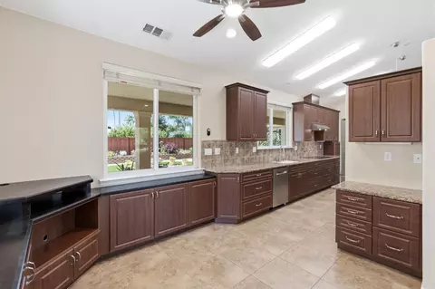 2038 Austin Ave, Clovis, CA 93611 photo 5
