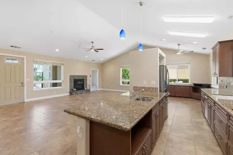 2038 Austin Ave, Clovis, CA 93611 photo 11