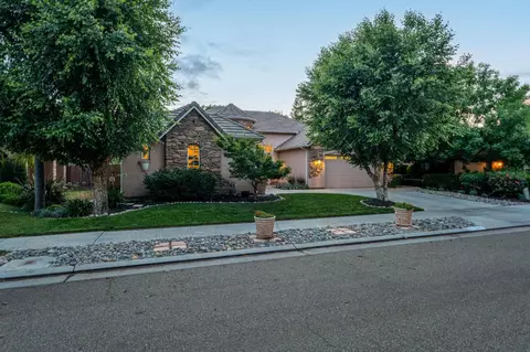 1840 N Duke Ave, Clovis, CA 93619 photo 2