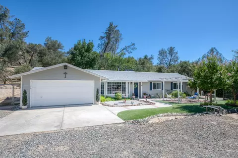 41322 Long Hollow Dr, Coarsegold, CA 93614