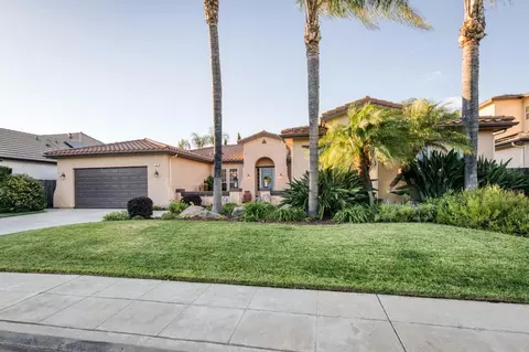 Exterior - 73 W Houston Ave, Clovis, CA 93611 photo 9 of 9