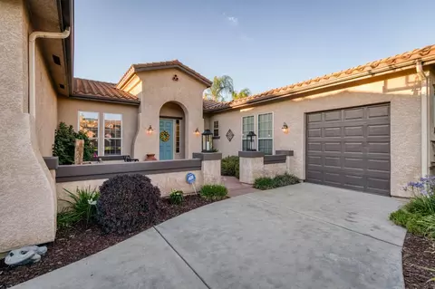 Exterior - 73 W Houston Ave, Clovis, CA 93611 photo 8 of 9