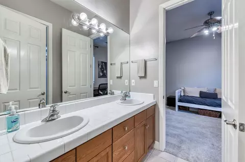 Bath - 73 W Houston Ave, Clovis, CA 93611 photo 1 of 7