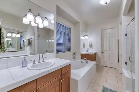 Bath - 73 W Houston Ave, Clovis, CA 93611 photo 5 of 7