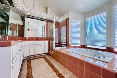 Bath - 2042 Sample Ave, Clovis, CA 93611 photo 1 of 5