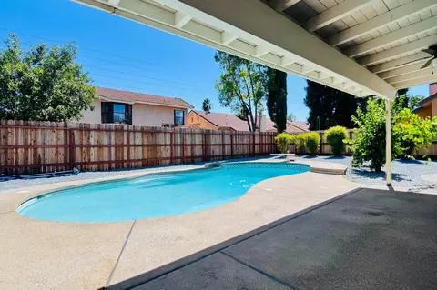 Exterior - 2042 Sample Ave, Clovis, CA 93611 photo 7 of 7