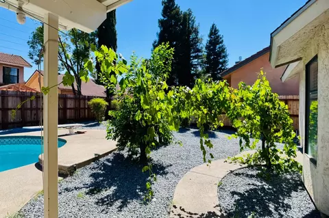 Exterior - 2042 Sample Ave, Clovis, CA 93611 photo 3 of 7