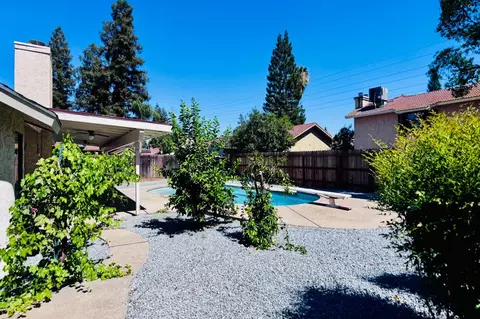 Exterior - 2042 Sample Ave, Clovis, CA 93611 photo 4 of 7