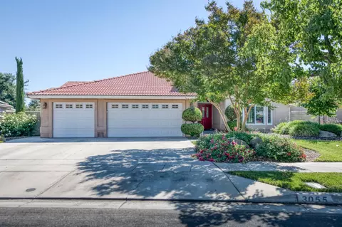 3055 Fairmont Ct, Madera, CA 93637 photo 4