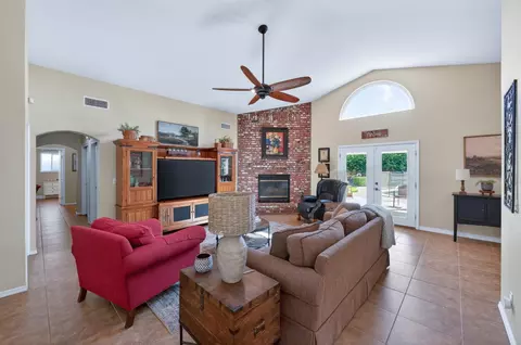 3055 Fairmont Ct, Madera, CA 93637 photo 1