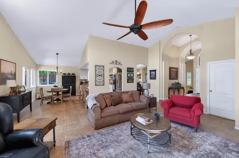 3055 Fairmont Ct, Madera, CA 93637 photo 11