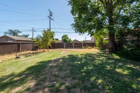 Exterior - 1107 O St, Sanger, CA 93657 photo 3 of 6